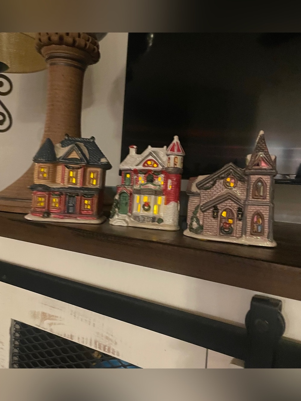 Vintage Wellington Square 2004 Victorian Series Light-Up Christmas Village House